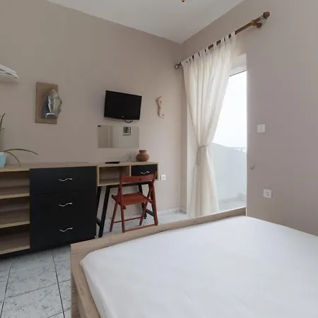 Beachfront 1St Floor Apartment *